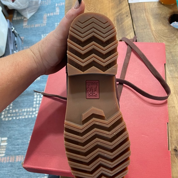 Kodiak Fernie boots - Picture 2 of 5